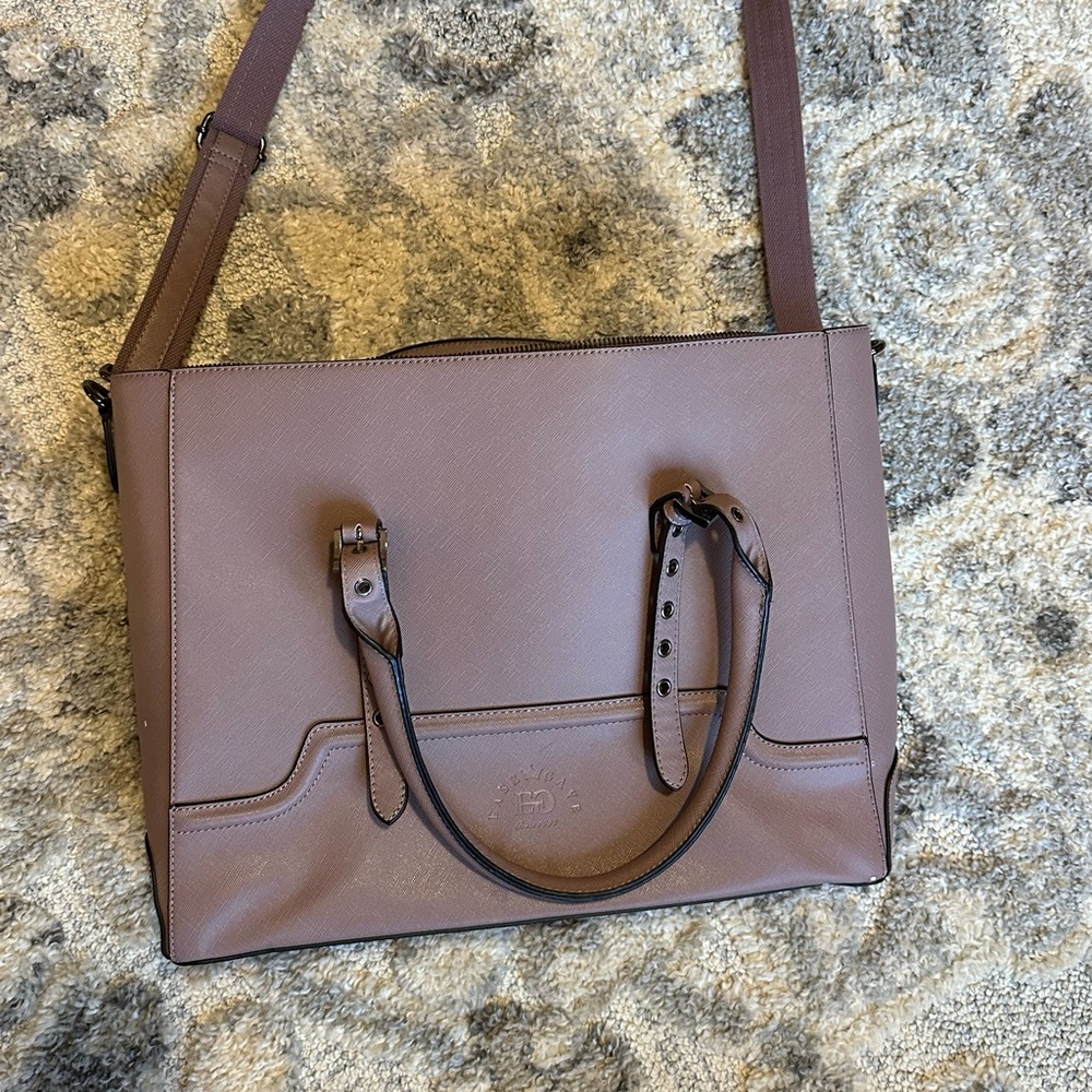 purse can hold laptop to or ipad